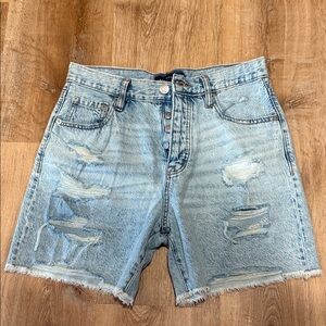 Light Wash Distressed Denim Women’s Size 6 Shorts
